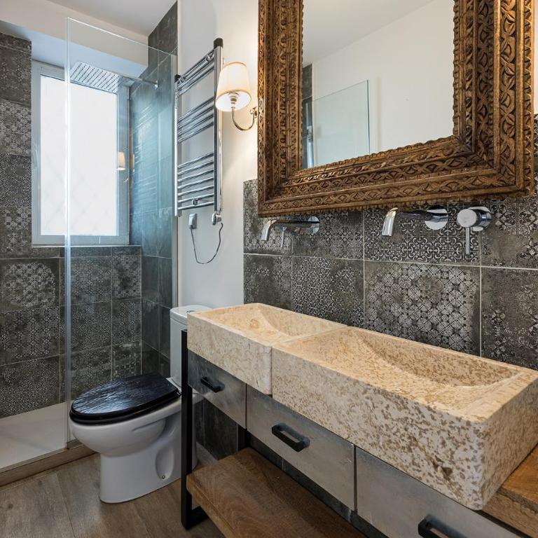 3BR Central Madrid Gem - Rare Private Garden - Three-Bedroom House - 26
