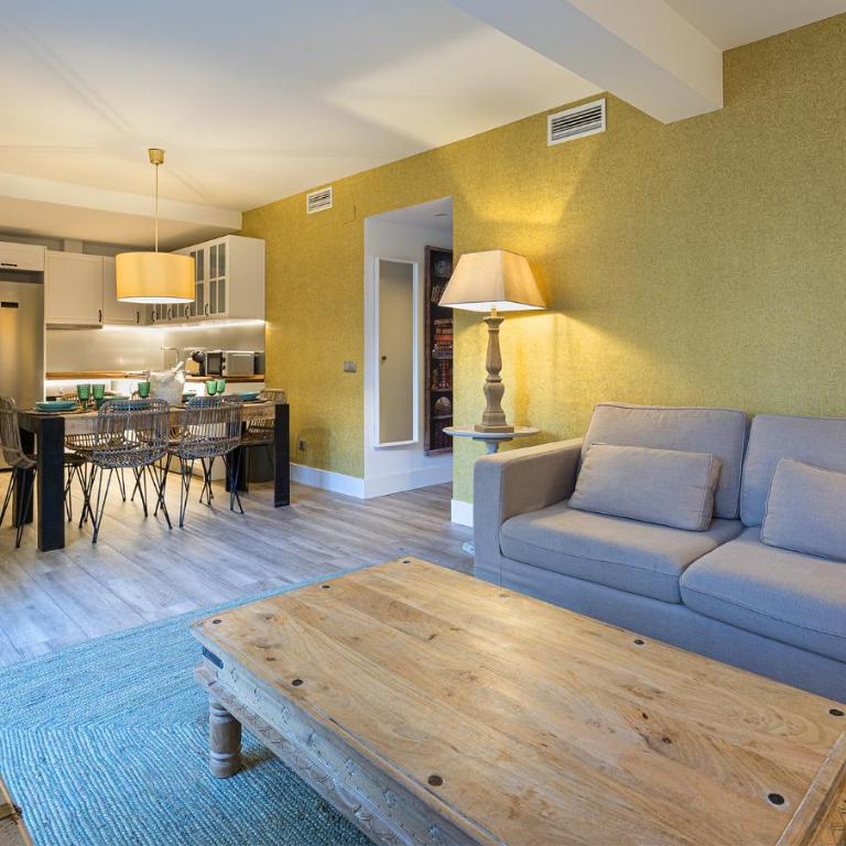4BR Private Garden - Best Location for Families - Casa de 4 dormitorios - 1