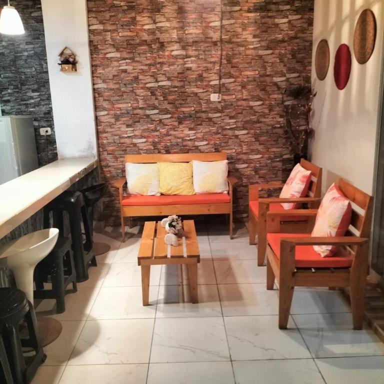 Casa grande en perfecta ubicación cerca al mar - Three-Bedroom House - 1