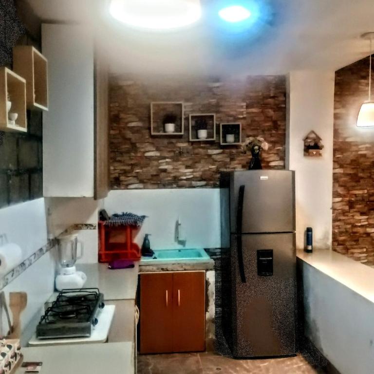 Casa grande en perfecta ubicación cerca al mar - Three-Bedroom House - 7