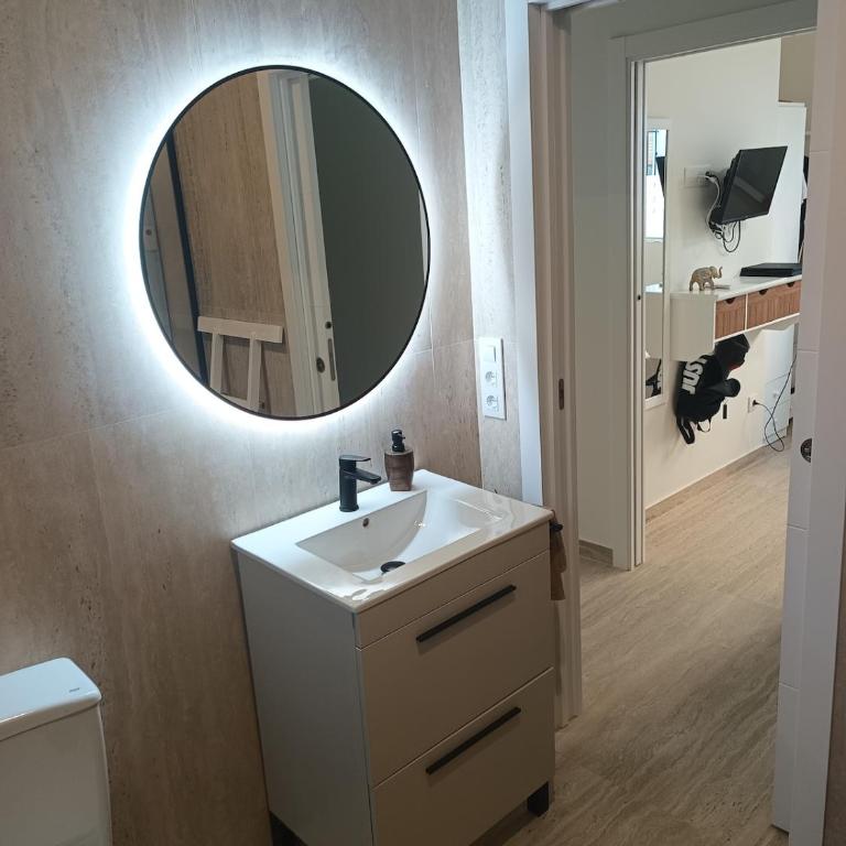Casa recièn reformada con jardin y piscina privada - Casa Unifamiliar de 3 dormitorios - 15