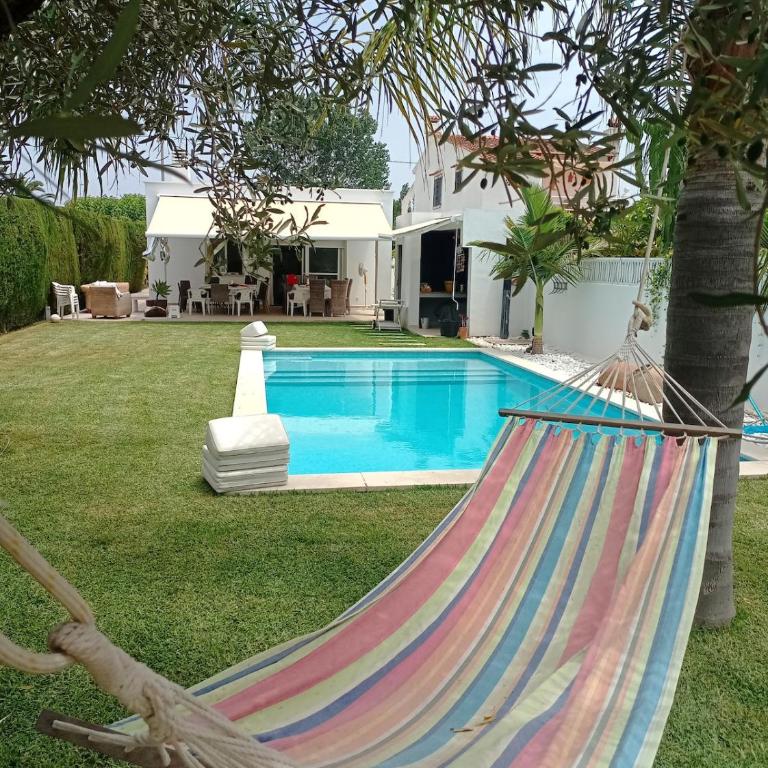Casa recièn reformada con jardin y piscina privada - Casa Unifamiliar de 3 dormitorios - 22