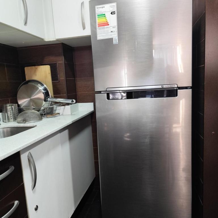 Apartamento con Vista a la Cordillera y Estacionamiento en Santiago Centro Modern apartment with mountain view and parking in Santiago Centre - One-Bedroom Apartment with Balcony and Mountain View - 7