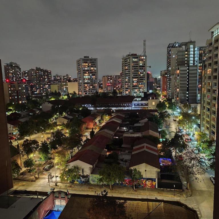Apartamento con Vista a la Cordillera y Estacionamiento en Santiago Centro Modern apartment with mountain view and parking in Santiago Centre - One-Bedroom Apartment with Balcony and Mountain View - 16
