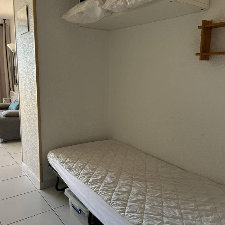 Studio cabine avec terrasse à Bormes-les-Mimosas - FR-1-251-874 - Appartement - 6