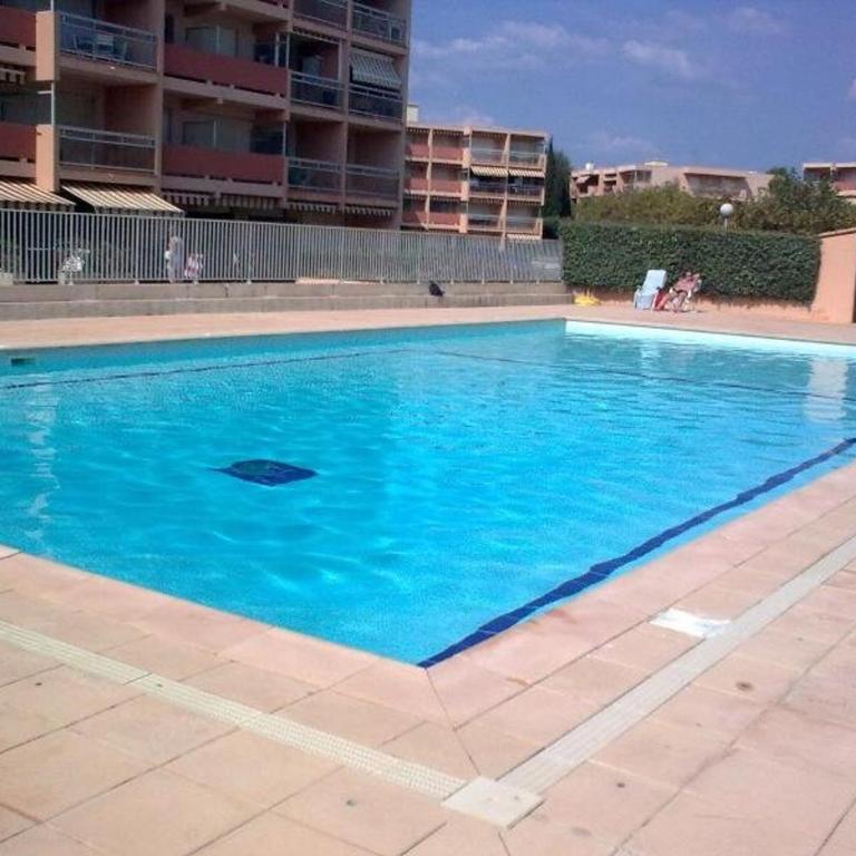 Studio cabine avec terrasse à Bormes-les-Mimosas - FR-1-251-874 - Appartement - 9