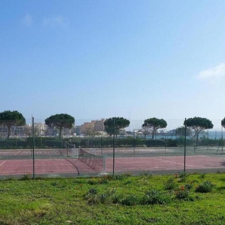 Studio cabine avec terrasse à Bormes-les-Mimosas - FR-1-251-874 - Appartement - 12