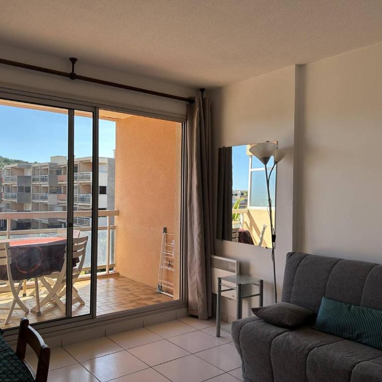 Studio cabine avec terrasse à Bormes-les-Mimosas - FR-1-251-874 - Appartement - 14