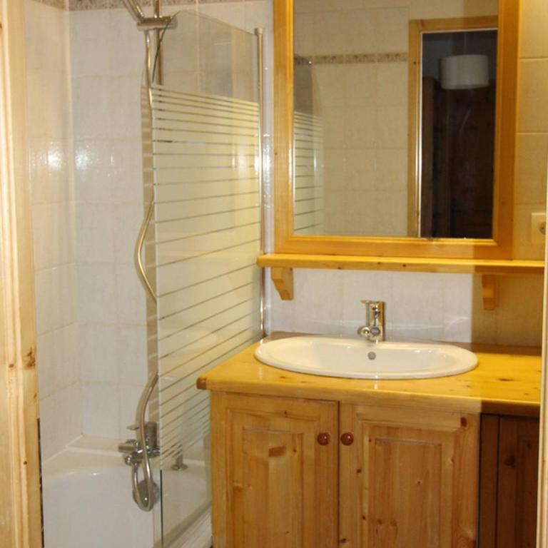 Appartement 2 chambres, pied de piste, parking, 6 personnes - FR-1-836-18 - Appartamento - 14