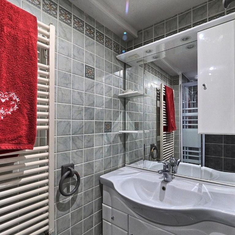 Charmant 2 pièces aux Carroz d'Arâches avec parking et WIFI - 4 personnes - FR-1-836-23 - Appartement - 4