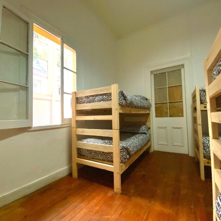 La Mancha Art Hostel - Single Bed in Mixed Dormitory Room - 1