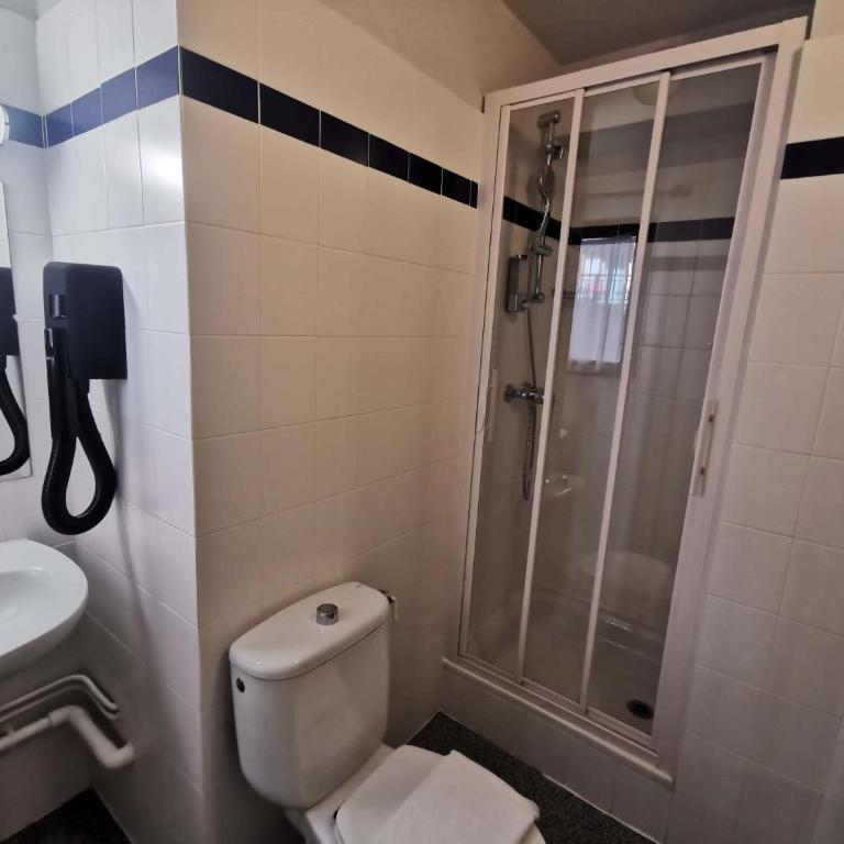 Hotel Les Bruyères - Chambre Double ou Lits Jumeaux - 9