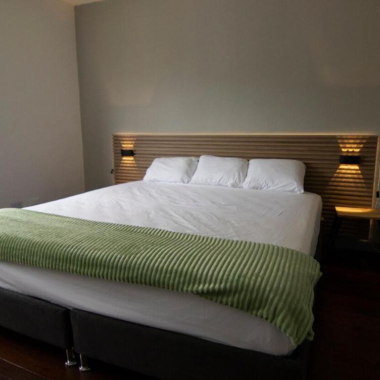 Medellin La 70 - Laureles - Three-Bedroom Apartment - 2