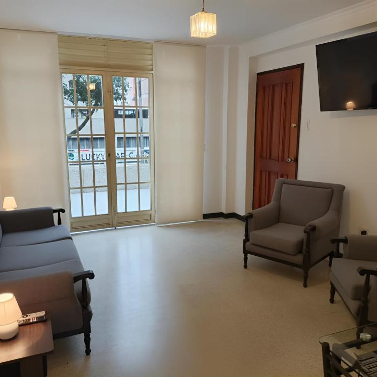Lindo Apartamento Full Equipo con 2 habitaciones y Amplia Terraza con Agua y Ascensor - Two-Bedroom Apartment - 1