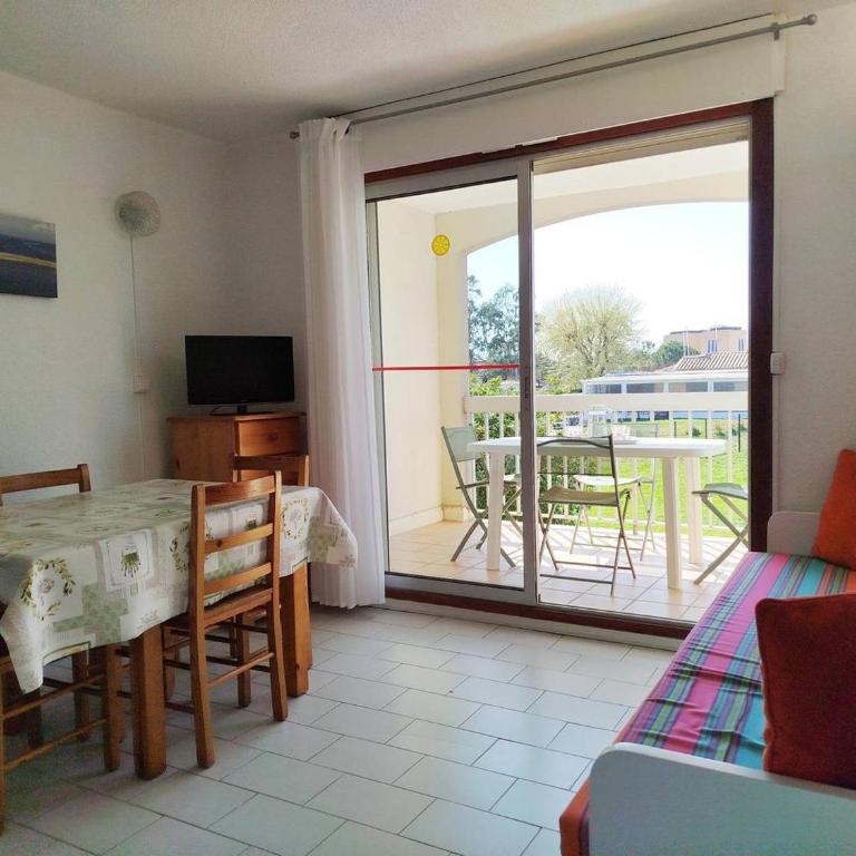 Cadre verdoyant proche mer pour ce T2 avec terrasse - 4CAR113 - Apartamento con terraza - 4
