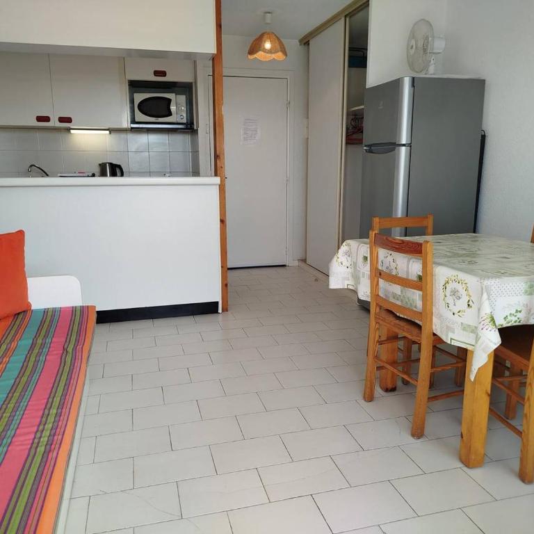 Cadre verdoyant proche mer pour ce T2 avec terrasse - 4CAR113 - Apartamento con terraza - 5