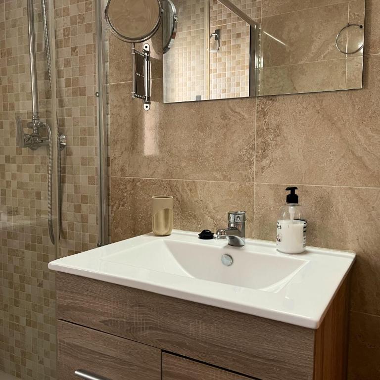 Céntrico Apartamento en Arroyo de la Miel - One-Bedroom Apartment - 16