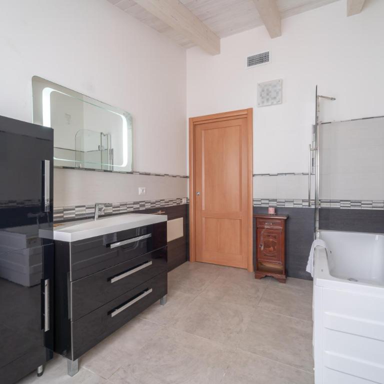 G&G Vacation Apartment - Two-Bedroom Apartment with Sea View - 11