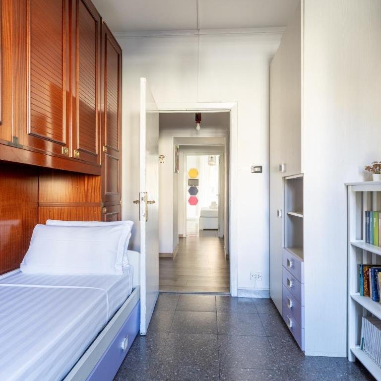 Hostly-The Piramide Soul Roma-10min to Colosseum - Two-Bedroom Apartment - 3