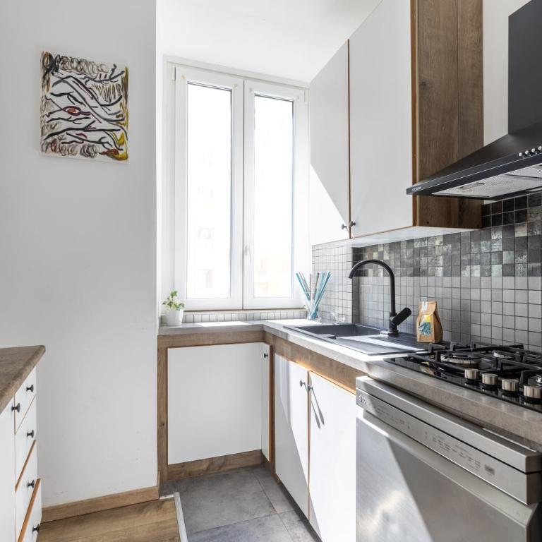 Hostly-The Piramide Soul Roma-10min to Colosseum - Two-Bedroom Apartment - 16