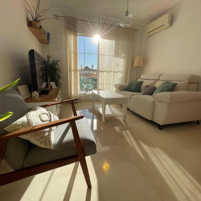 Pisito Solysal, céntrico y cerca de la playa - Apartamento de 2 dormitorios - 2