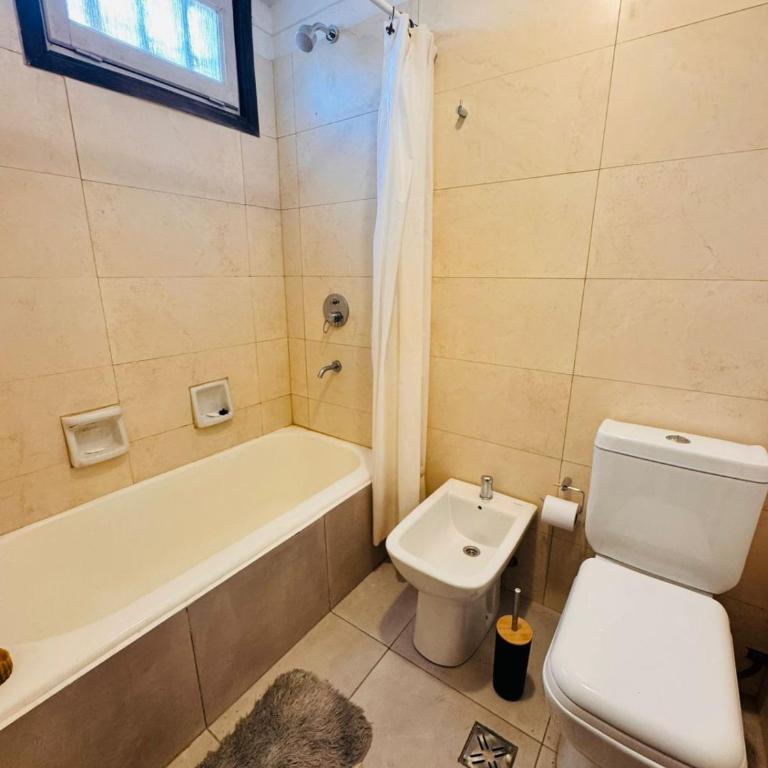 Casa 10 personas en el corazón de Güemes, playa grande - Casa de 5 dormitorios - 13