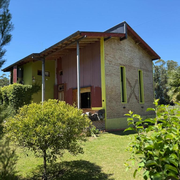 Casa de campo en Tandil con wifi y piscina - Vacation Home - 2