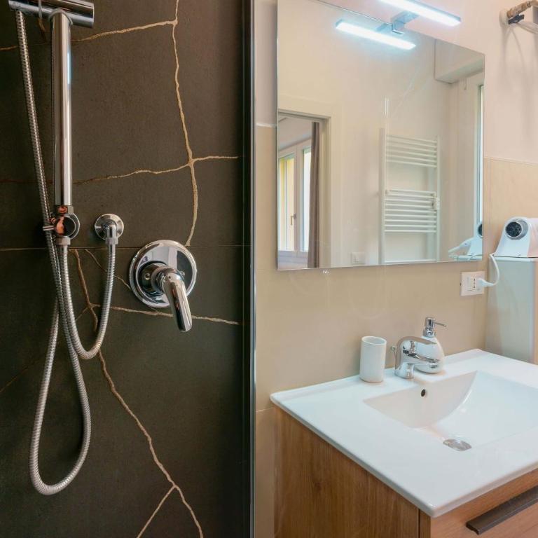 Le Stanze dell'Edera - Charming Guesthouse in the old town - Camera Matrimoniale con Bagno Privato - 6