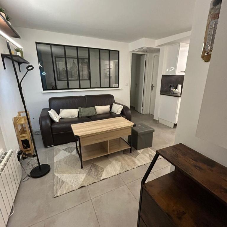 Parisian Hideaway - Heart of Montmartre, Abbesses - Apartamento de 1 dormitorio - 2
