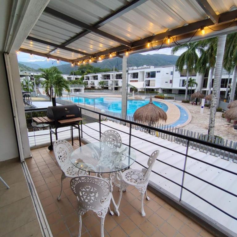 Apartasol por días en condominio ciudadela Santa Fe de Antioquia - Two-Bedroom Apartment - 1