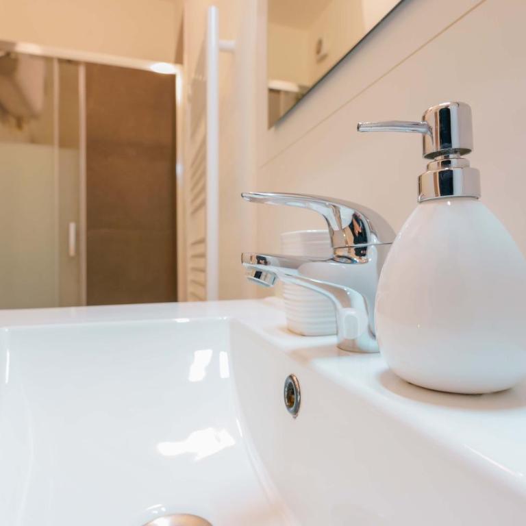Le Stanze dell'Edera - Charming Guesthouse in the old town - Camera Matrimoniale con Bagno Privato - 4