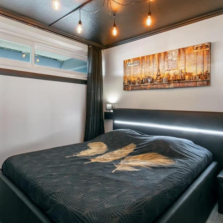 Café Loft Port Ambonne Appartement T2 avec vue marina et Mont Saint-Loup - Appartement - 14