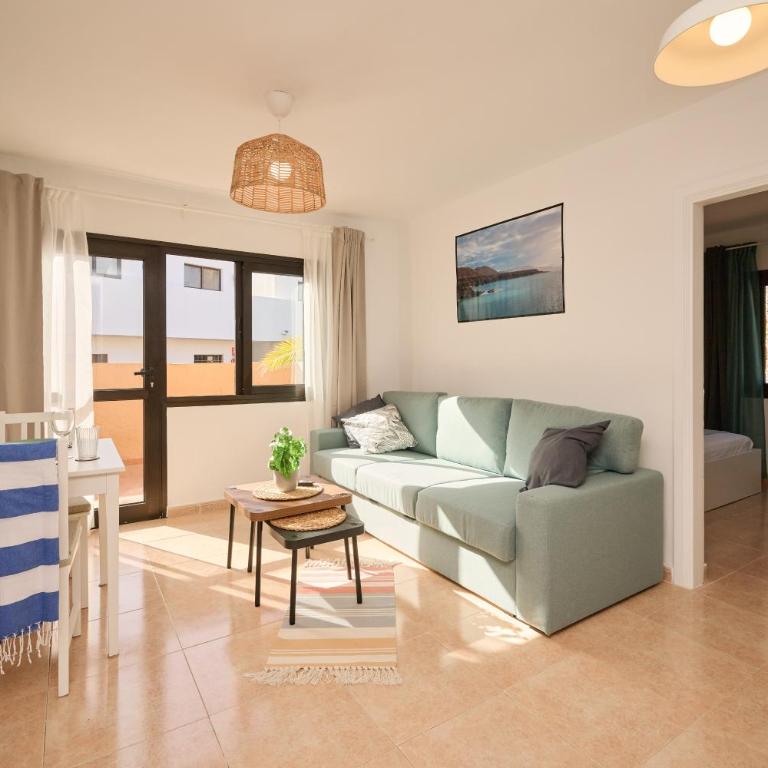 Sunny apartment with terrace in Corralejo - Apartamento de 2 dormitorios con balcón - 2