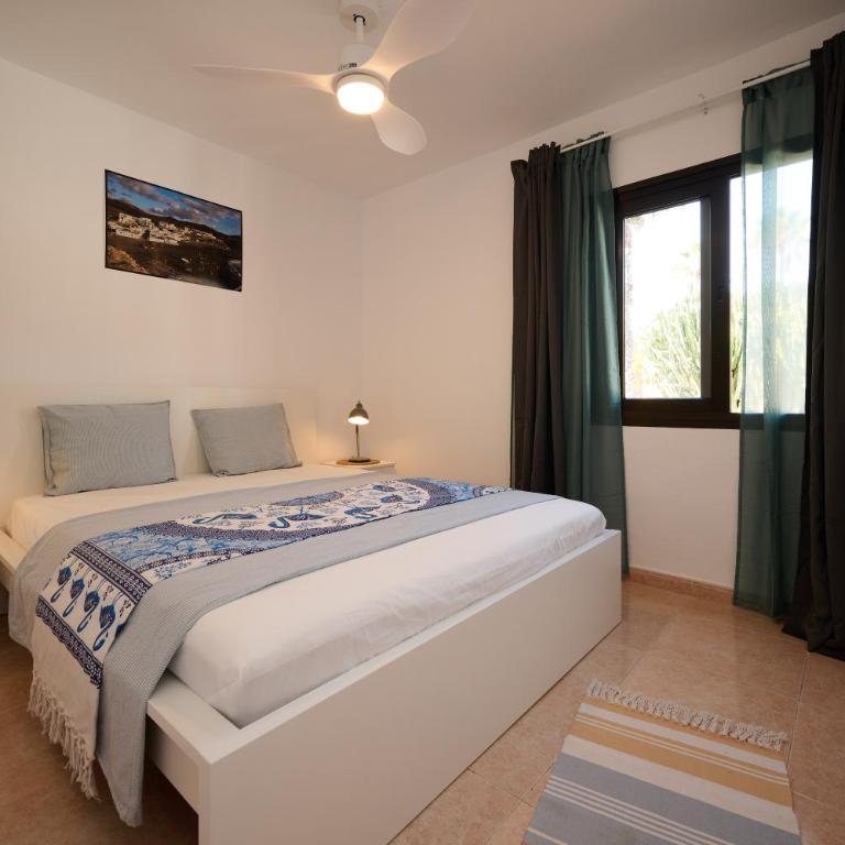 Sunny apartment with terrace in Corralejo - Apartamento de 2 dormitorios con balcón - 3