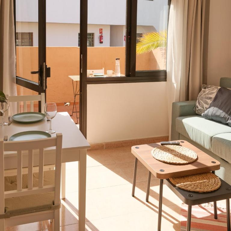Sunny apartment with terrace in Corralejo - Apartamento de 2 dormitorios con balcón - 7