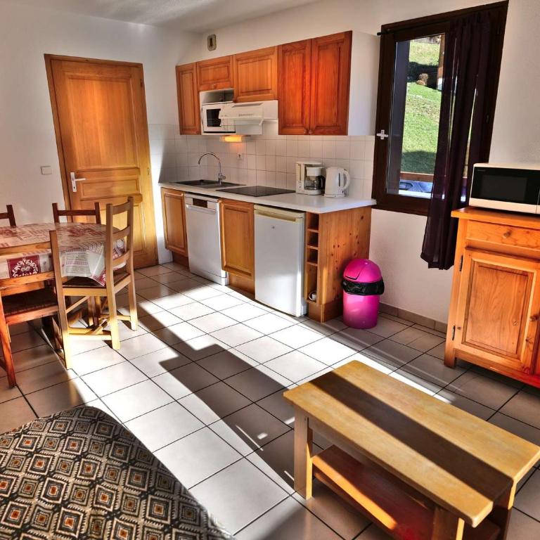 Charmant appartement 6 pers, 38m², proche télécabines, centre et loisirs, sud, terrasse - FR-1-458-118 - Appartement (6 Adultes) - 1
