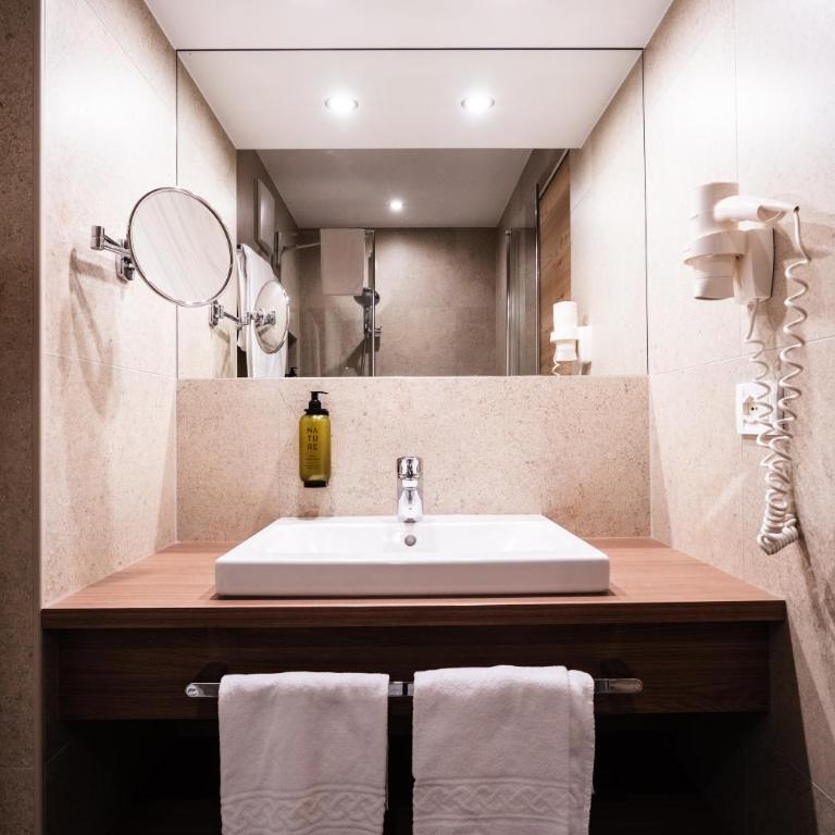 Astor Suites B&B - Suite Junior con Vista Montagna - 5