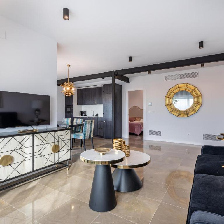 ChezmoiHomes Luxury Gran Via Penthouse Collection - Two-Bedroom Apartment - 12