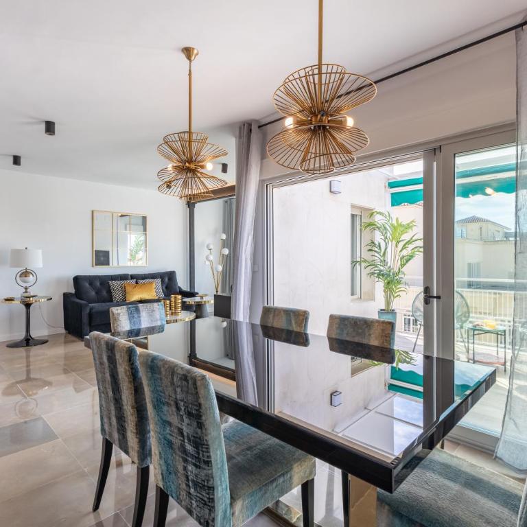 ChezmoiHomes Luxury Gran Via Penthouse Collection - Two-Bedroom Apartment - 17