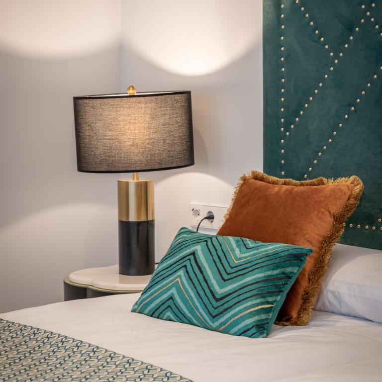 ChezmoiHomes Luxury Gran Via Penthouse Collection - Three-Bedroom Apartment - 24