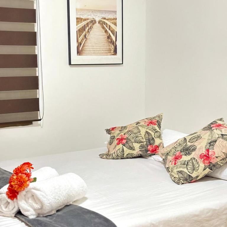 Unbeatable location in Medellín - Three-Bedroom Apartment - 8