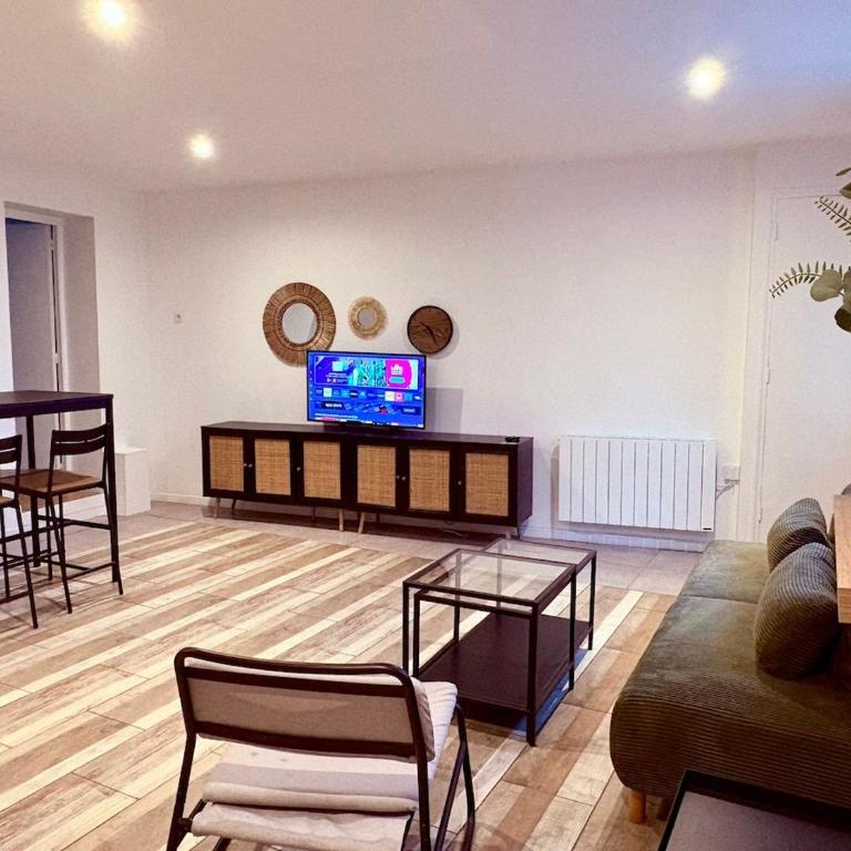Dalikyda - Le Cosy - central - Proche de la gare Jacuzzi - One-Bedroom Apartment - 13