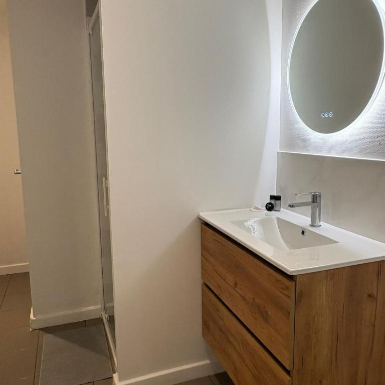 Dalikyda - Le Cosy - central - Proche de la gare Jacuzzi - One-Bedroom Apartment - 20
