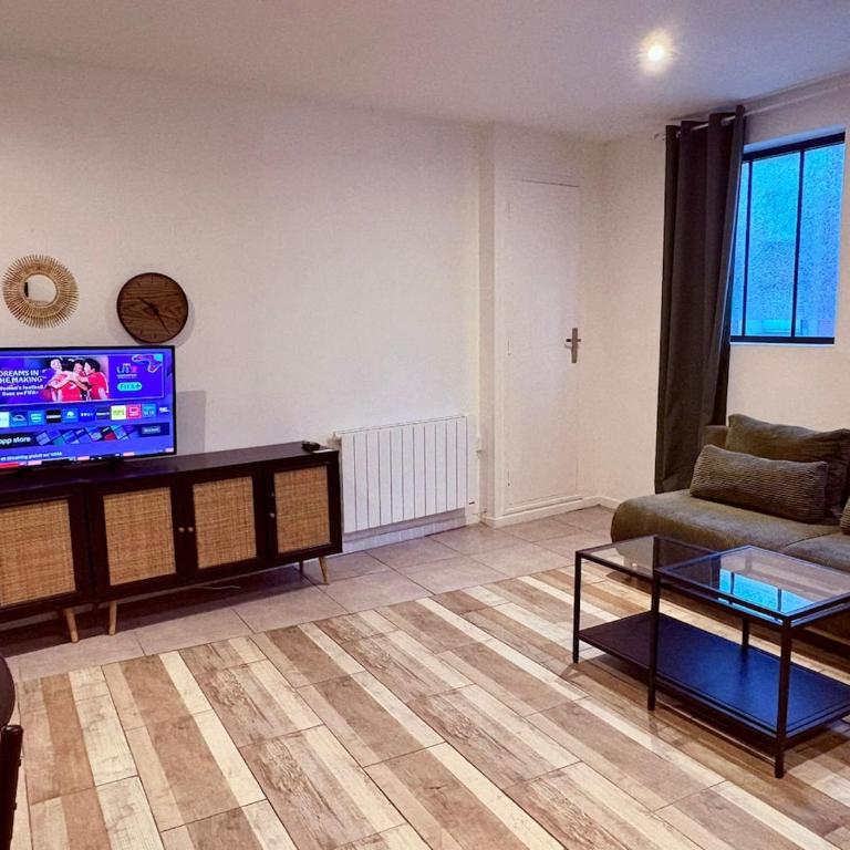 Dalikyda - Le Cosy - central - Proche de la gare Jacuzzi - One-Bedroom Apartment - 23