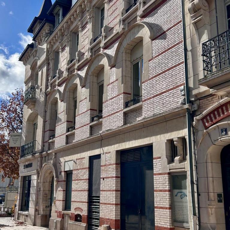 Martroi - Cœur de Ville - 3 pièces 80 m2 TV - Internet haut débit - loisirs et affaires - Two-Bedroom Apartment - 39