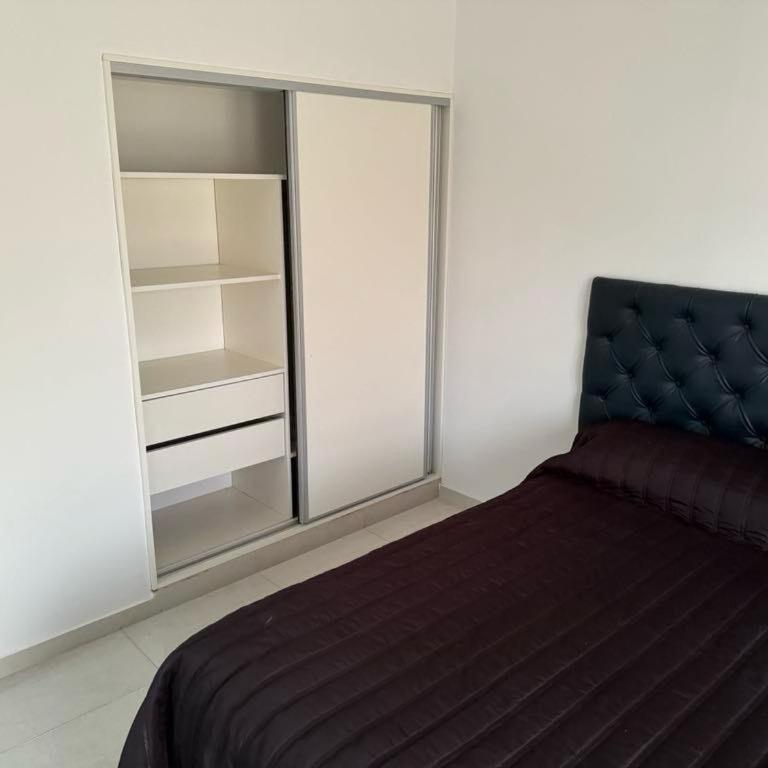 Casa con pileta en Roldan - Casa con 1 dormitorio - 1