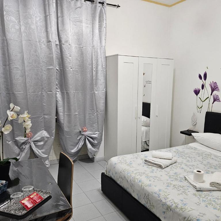 Le tre orchidee - Camera Matrimoniale Standard con Bagno in Comune - 9