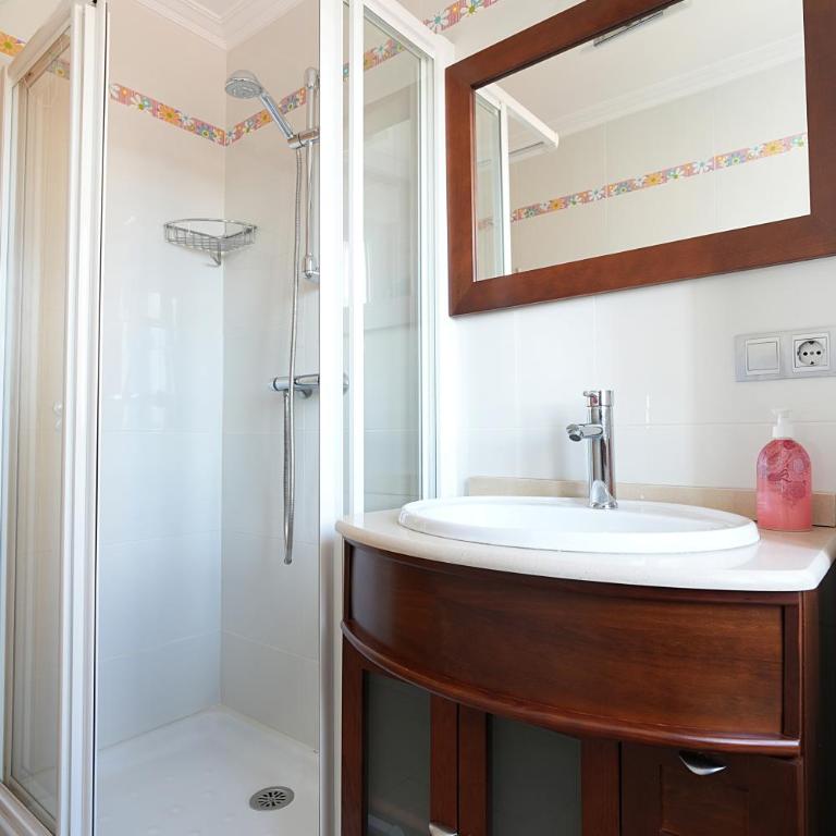 Apartamentos de playa en Villajuán - Apartamento de 2 dormitorios con balcón y vistas al mar - 1