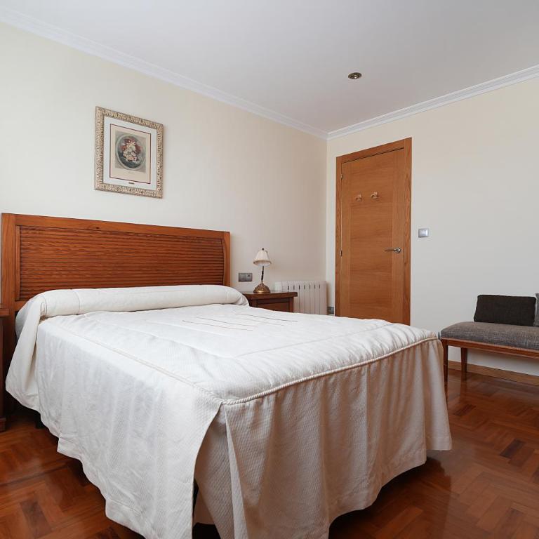 Apartamentos de playa en Villajuán - Apartamento de 2 dormitorios con balcón y vistas al mar - 10