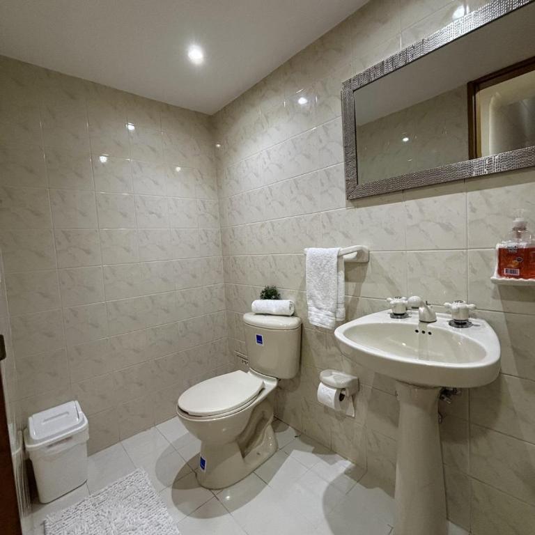 Confort y Estilo en el Centro de Medellín Perfecto para tu Estancia - Apartment - Split Level - 5